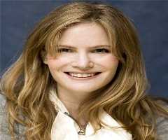 Jennifer Jason Leigh