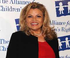 Suzanne de Passe