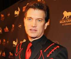 Chris Isaak