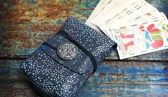tarot cards case